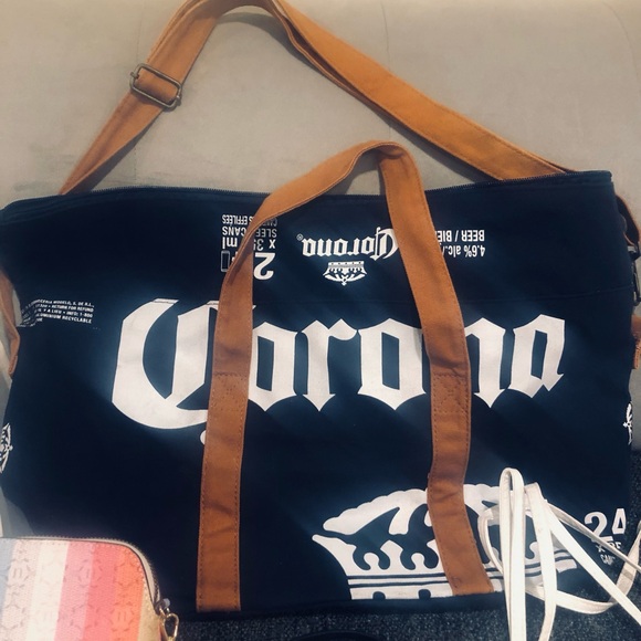 Purses Galore - Picture 8 of 8